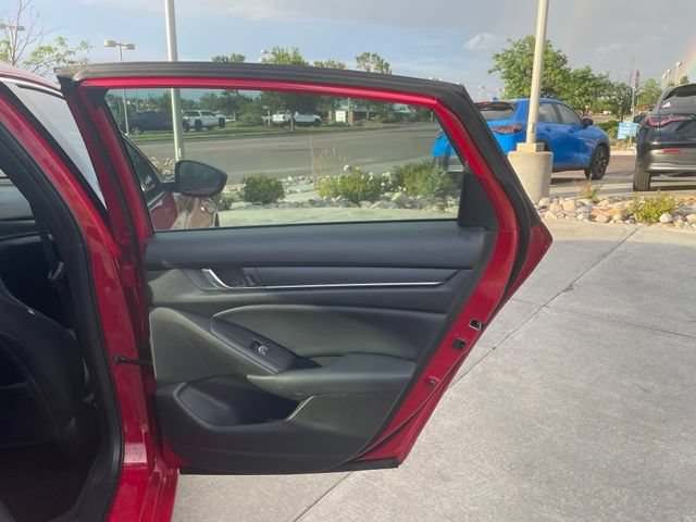Used 2018 Honda Accord Sport image 29