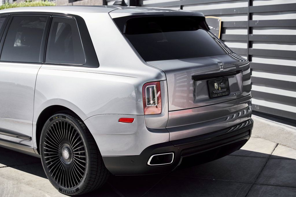 Used 2023 Rolls-Royce Cullinan image 12