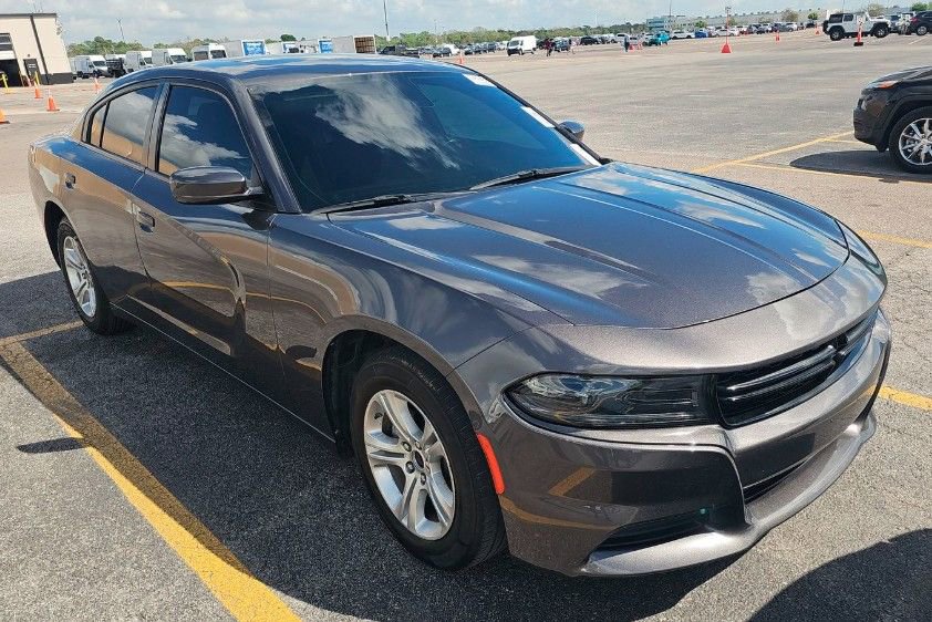 Used 2022 Dodge Charger SXT image 2