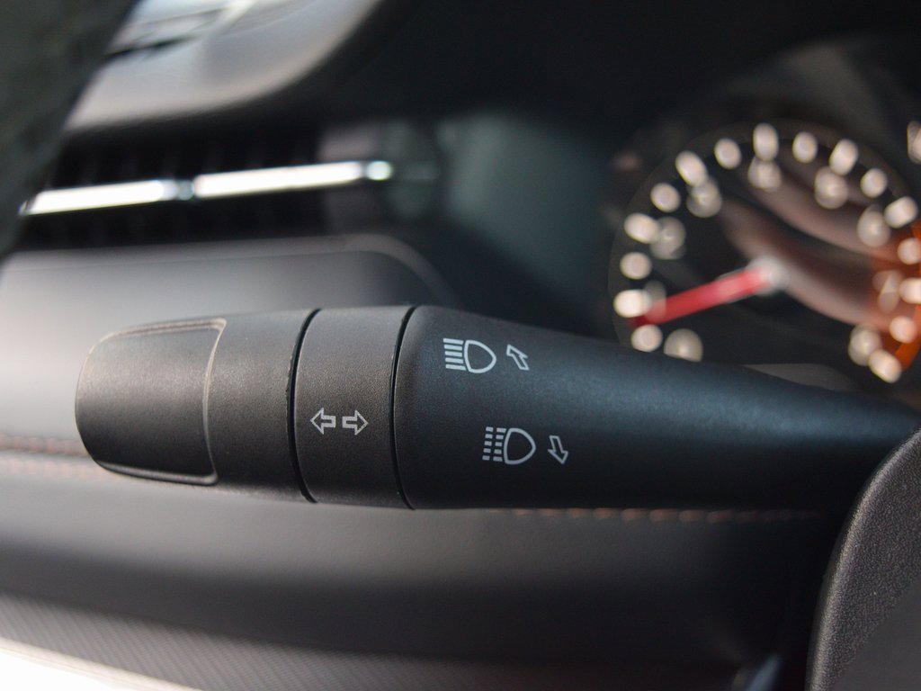 Used 2023 Jeep Compass Limited image 14