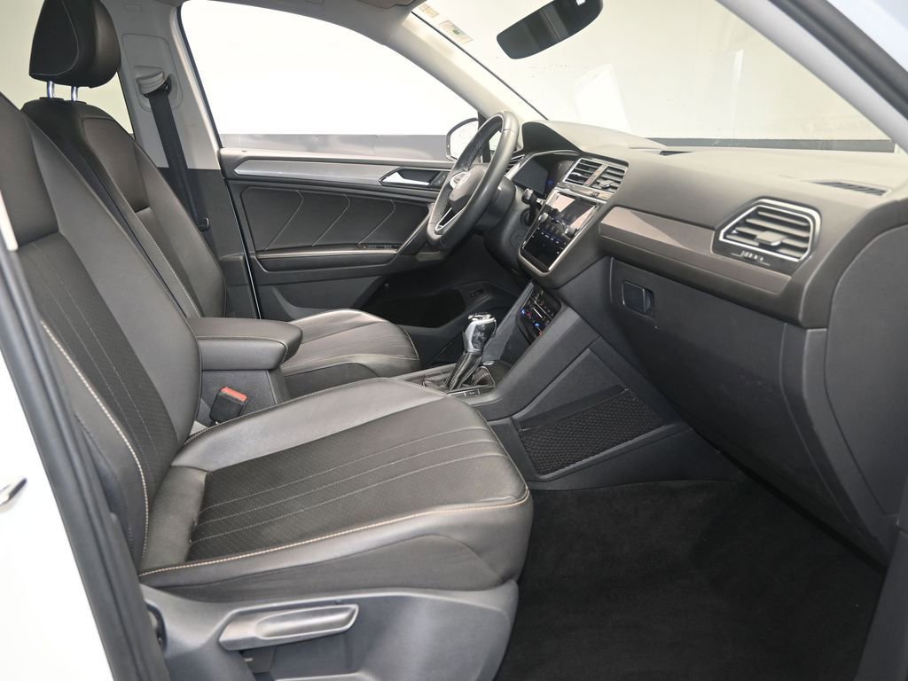 Used 2022 Volkswagen Tiguan SE FWD image 29