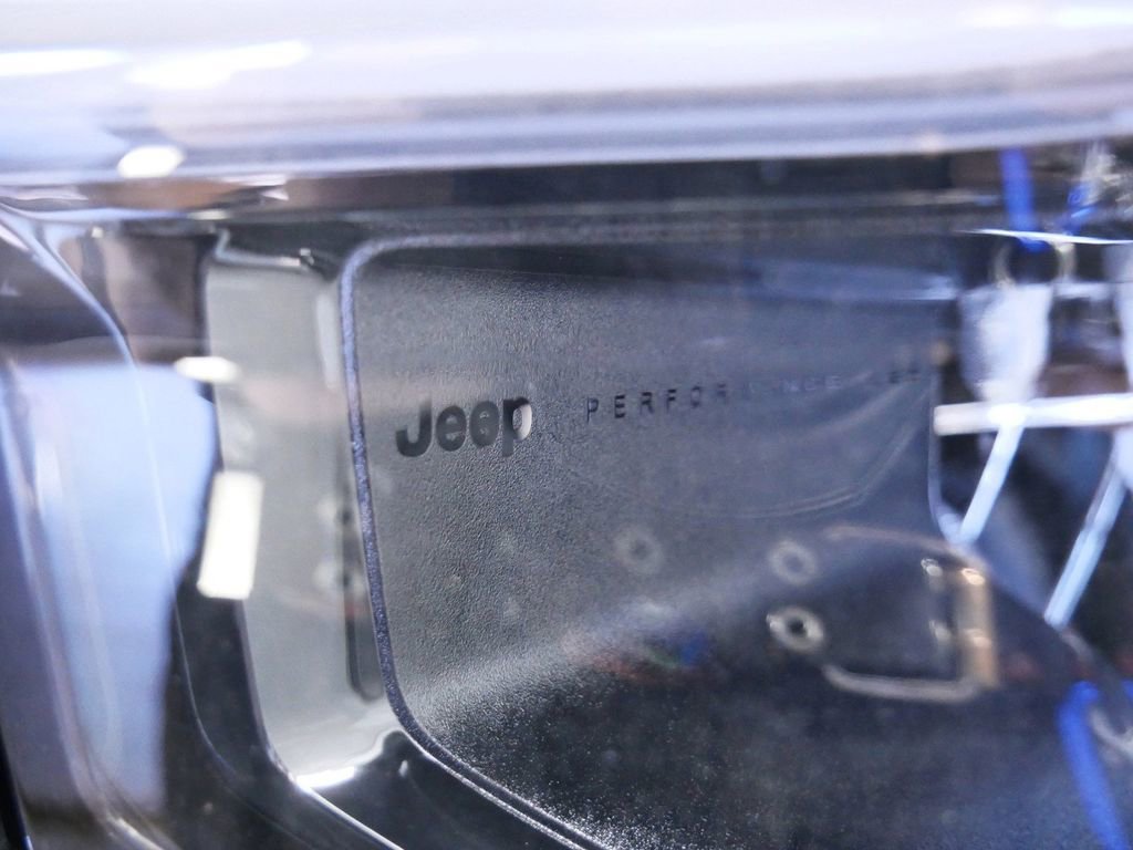 Certified 2024 Jeep Grand Cherokee Laredo w/ Luxury Tech Group I image 22