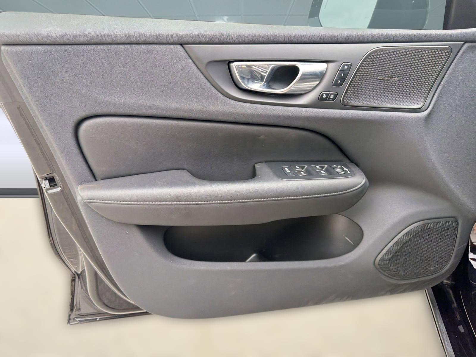 Certified 2023 Volvo S60 B5 Plus image 23