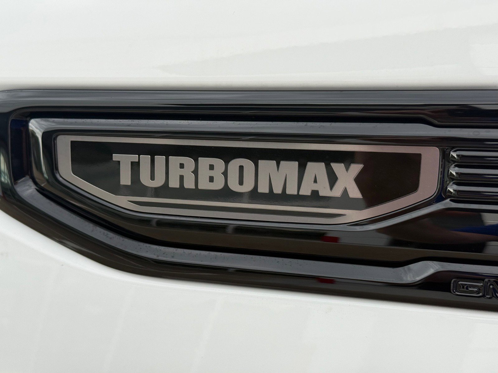 New 2026 GMC Sierra 1500 Elevation w/ LPO, Elevation Black Package image 9