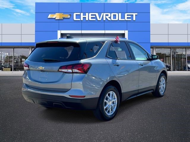 Certified 2023 Chevrolet Equinox LS w/ LS Convenience Package FWD image 4