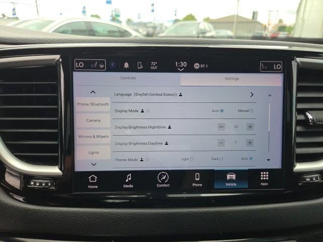 Used 2023 Chrysler Pacifica Touring-L FWD image 26