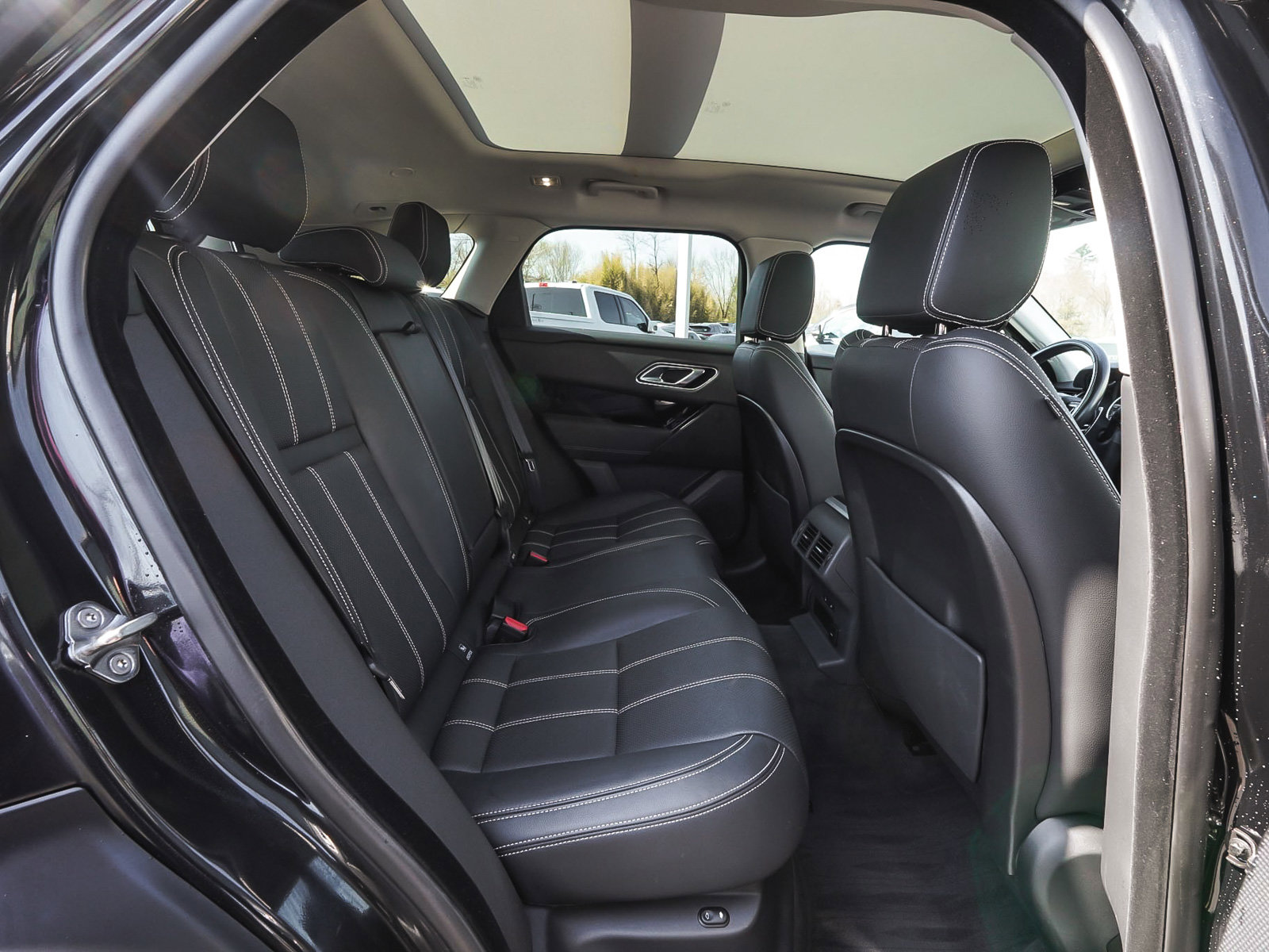 Used 2022 Land Rover Range Rover Velar S AWD/4WD image 39