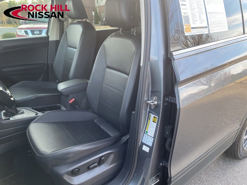 Used 2019 Volkswagen Tiguan SE w/ Panoramic Sunroof Package image 13