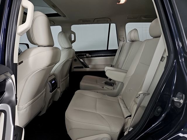 Used 2023 Lexus GX 460 Luxury w/ Sport Design Package AWD/4WD image 12