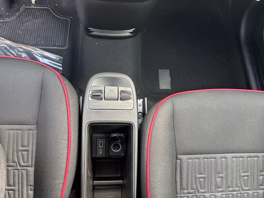 New 2024 FIAT 500 e (RED) image 18