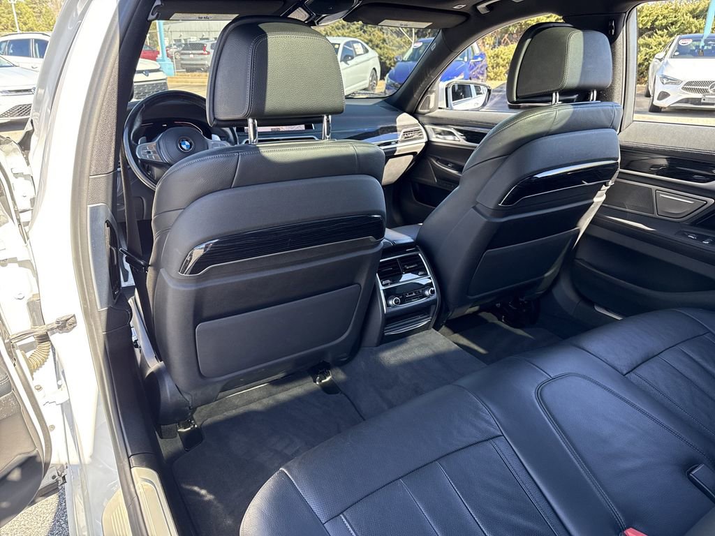 Used 2022 BMW 740i w/ M Sport Package RWD image 22