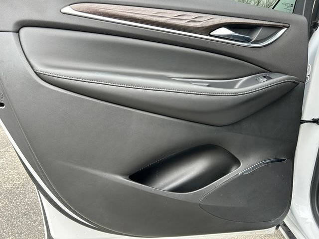 Used 2022 Buick Enclave Avenir w/ Avenir Technology Package AWD/4WD image 11