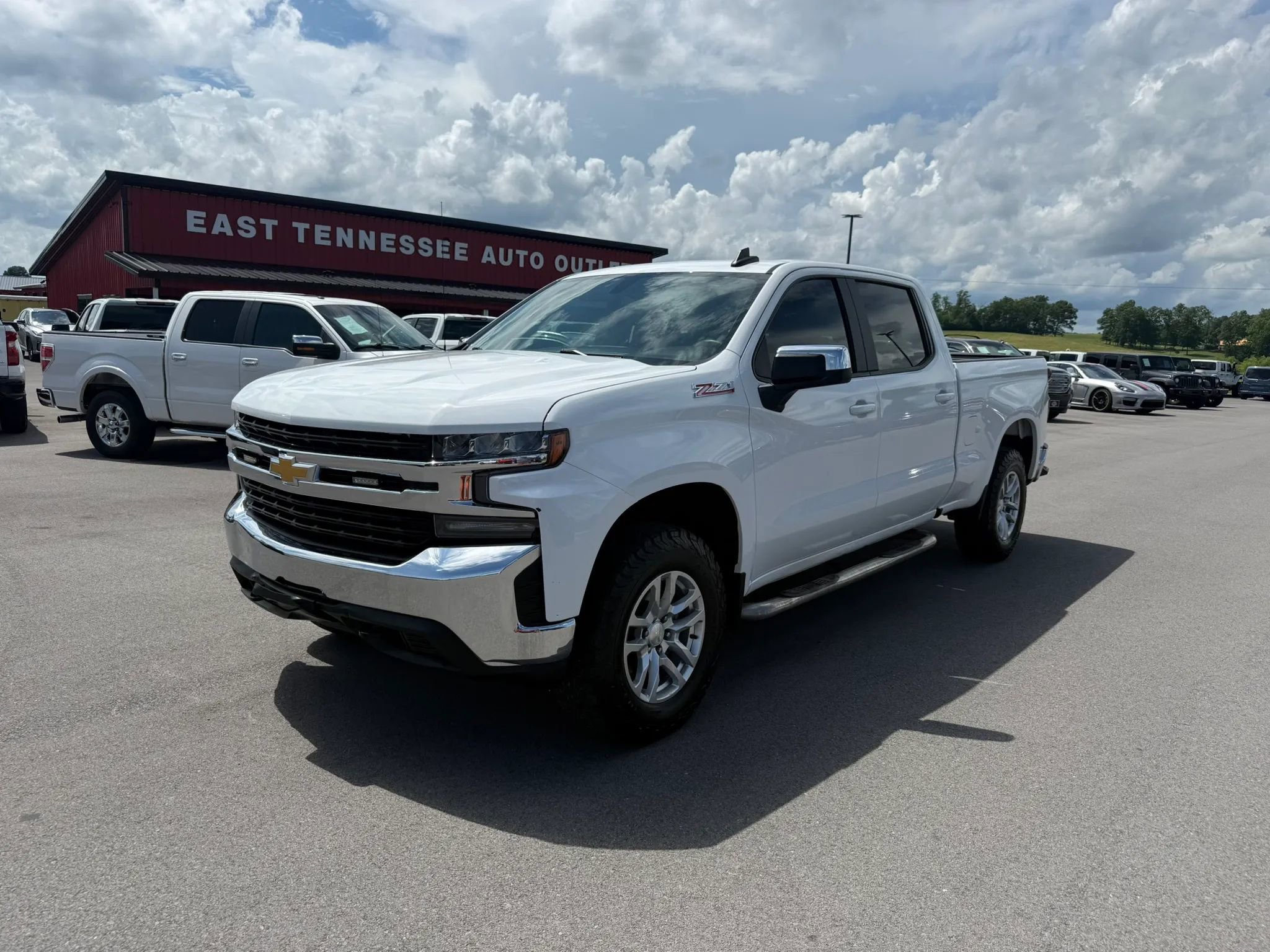 Used 2020 Chevrolet Silverado 1500 LT w/ Z71 Off-Road Package AWD/4WD image 2