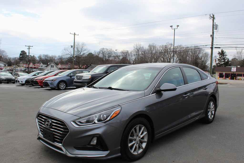 Used 2018 Hyundai Sonata SE image 1