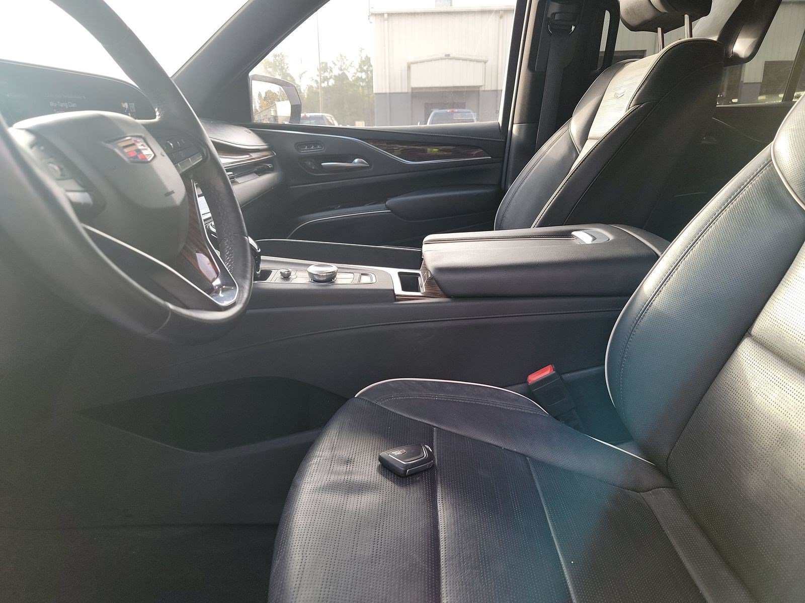 Used 2023 Cadillac Escalade Premium Luxury RWD image 10