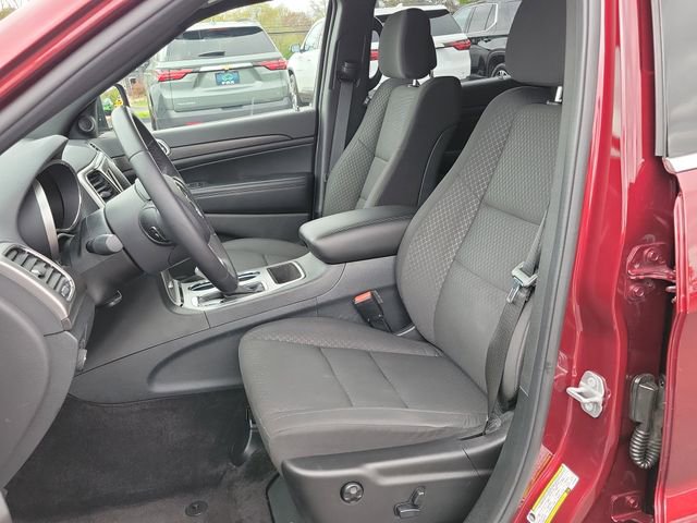 Used 2018 Jeep Grand Cherokee Laredo AWD/4WD image 23