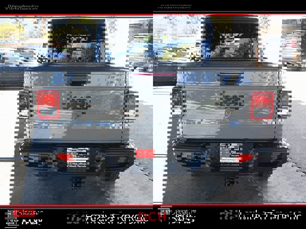 Used 2022 Jeep Gladiator Sport image 6