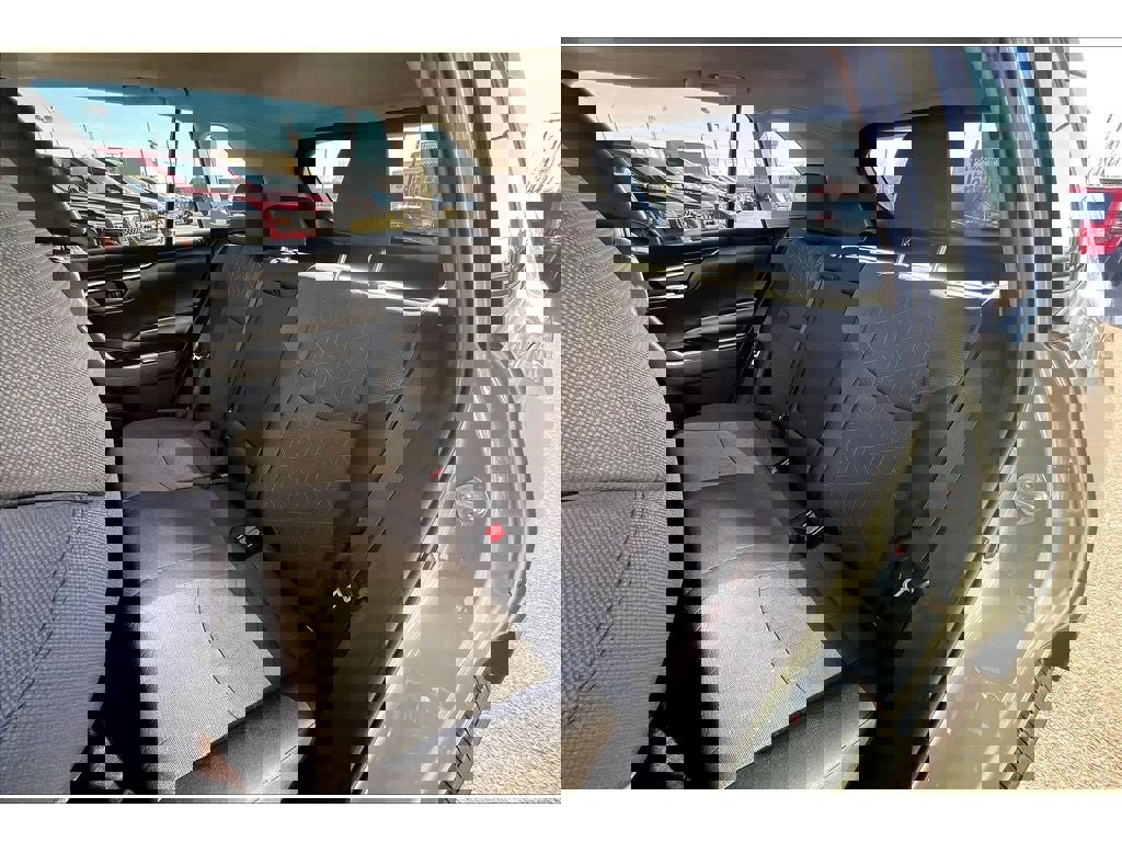 Used 2021 Toyota RAV4 XLE w/ Convenience Package image 29