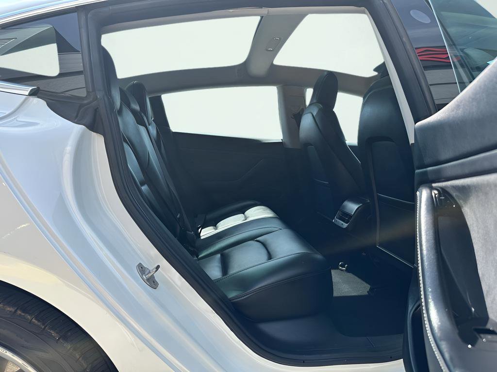 Used 2018 Tesla Model 3 Mid Range image 29