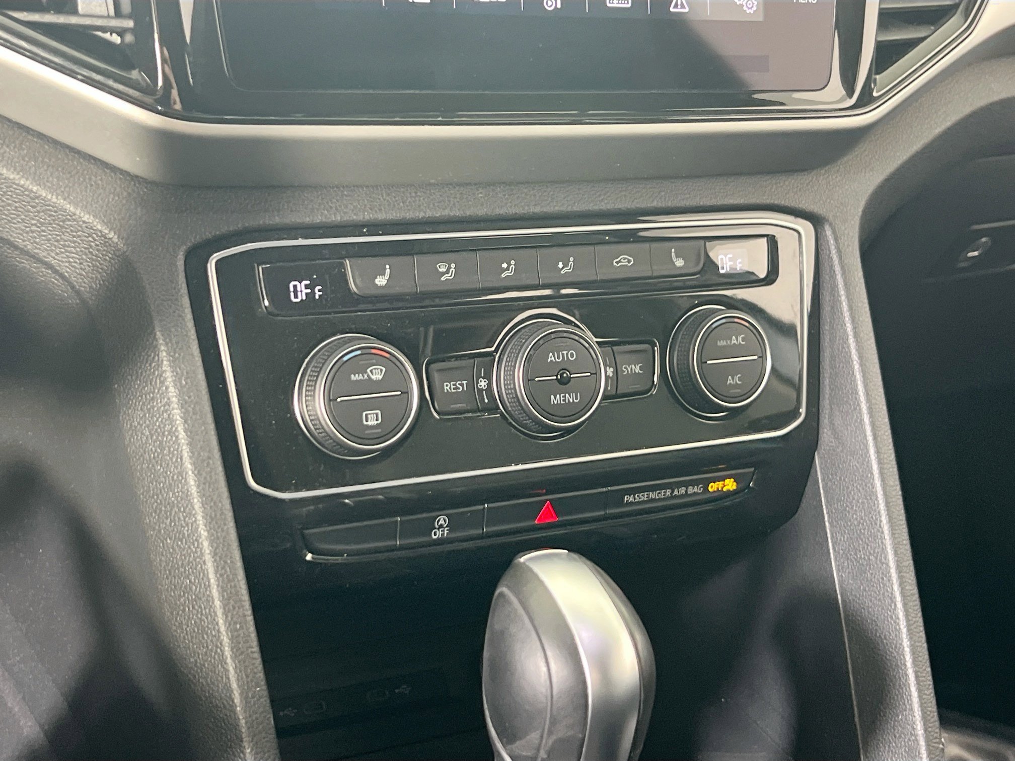 Used 2023 Volkswagen Atlas SE image 15