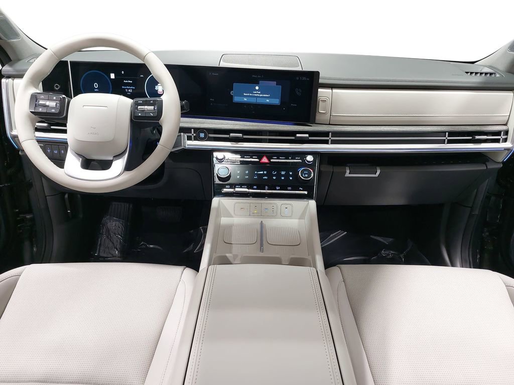 Used 2025 Hyundai Santa Fe Limited image 9