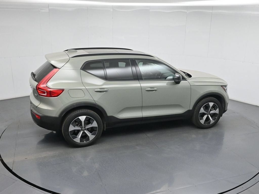 Used 2023 Volvo XC40 B5 Ultimate AWD/4WD image 13