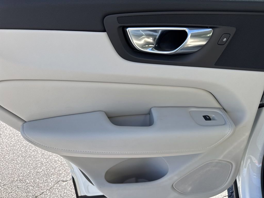 Used 2023 Volvo XC60 B5 Plus w/ Protection Package Premier image 13