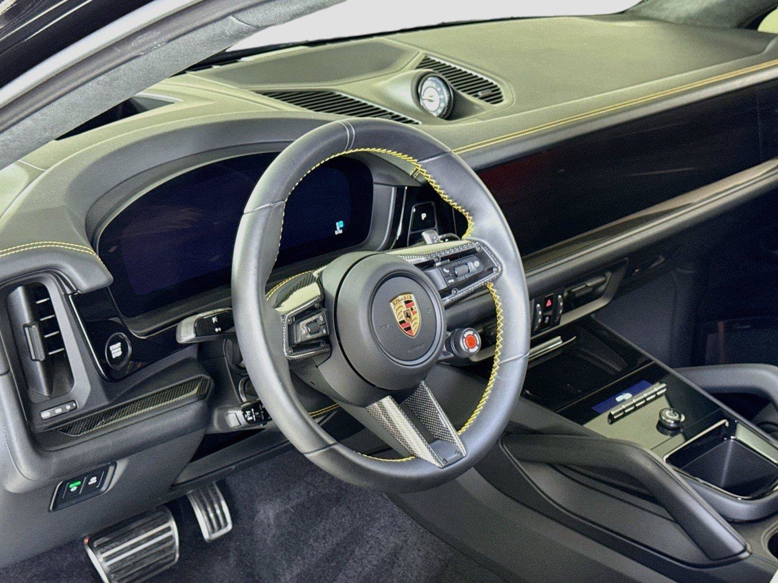 Used 2025 Porsche Cayenne Turbo GT AWD/4WD image 15