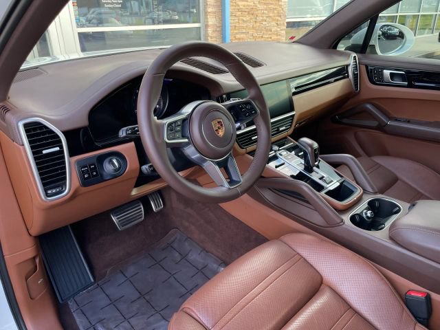 Used 2020 Porsche Cayenne S AWD/4WD image 2
