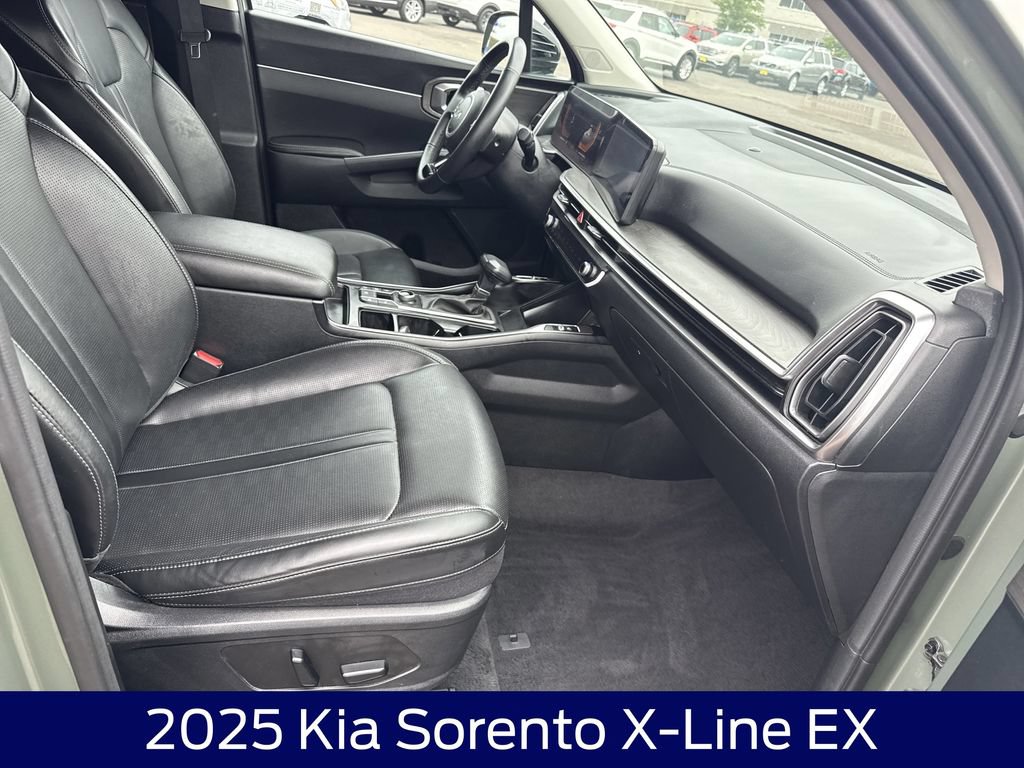 Used 2025 Kia Sorento X-Line EX AWD/4WD image 13