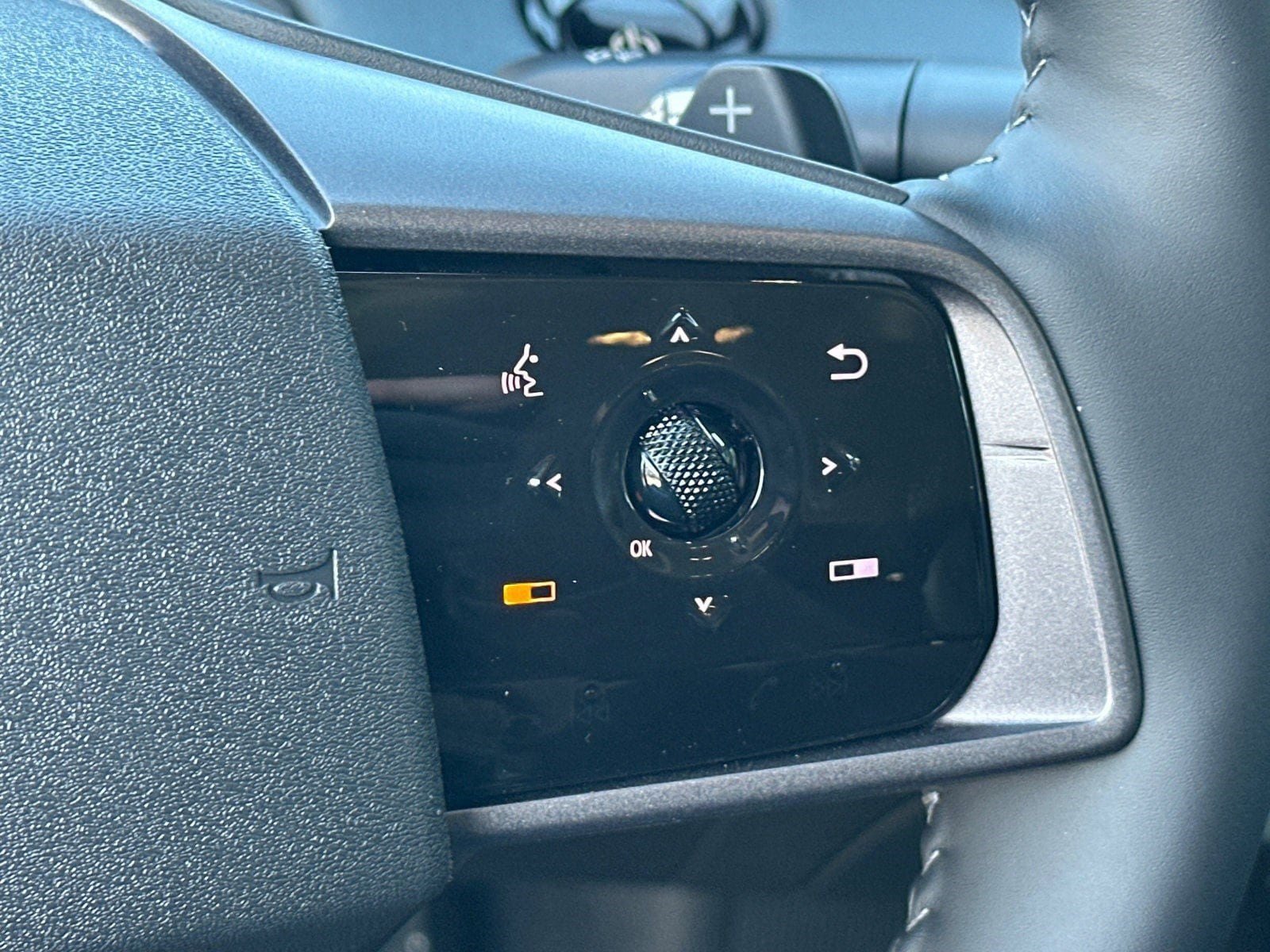New 2026 Nissan Leaf SV+ w/ Floor Mat Package (SV+) FWD image 25