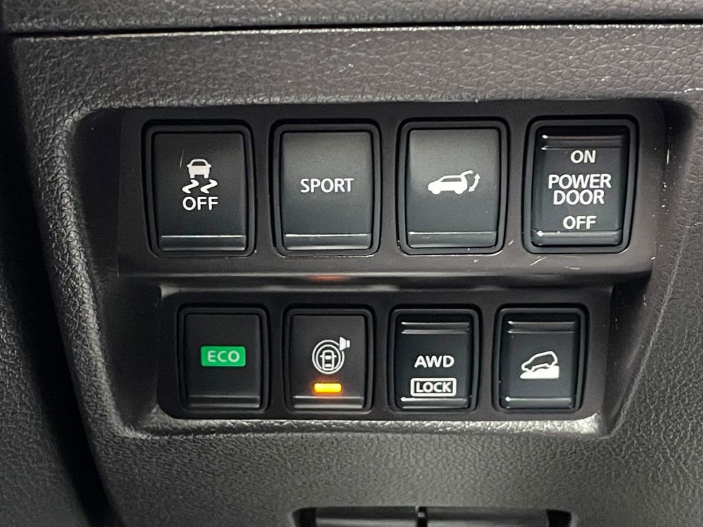 Used 2015 Nissan Rogue SL image 22