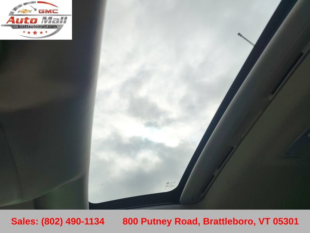 Used 2016 Chevrolet Trax LT w/ LT Sun and Sound Package AWD/4WD image 23
