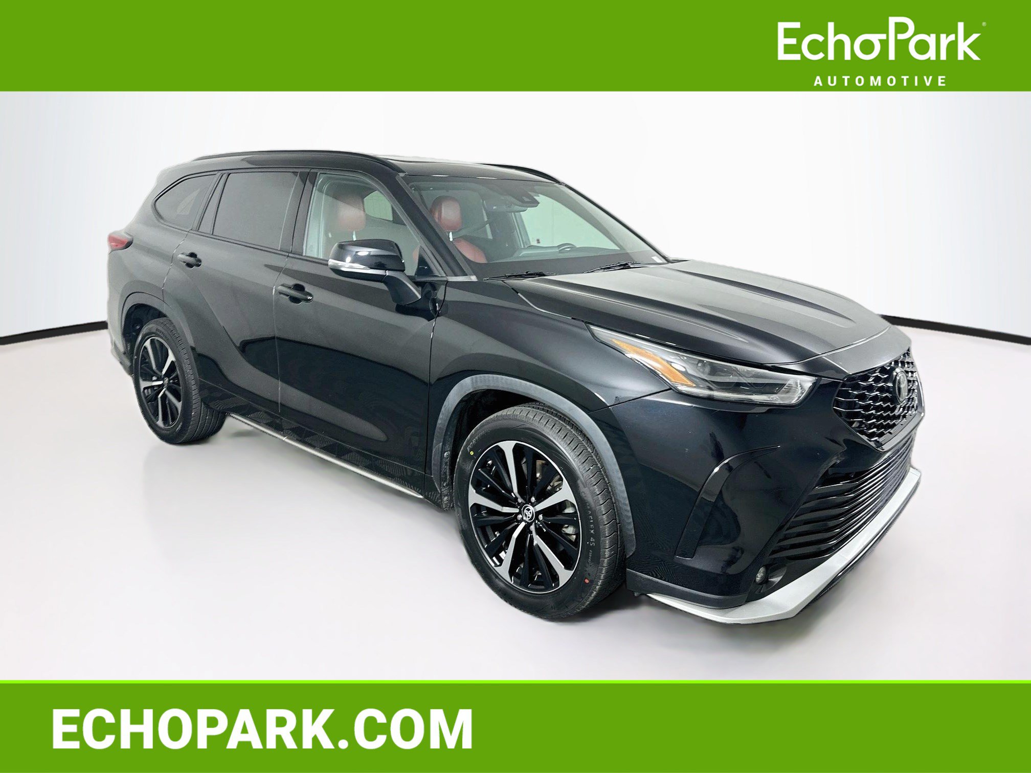 Used 2021 Toyota Highlander XSE FWD image 1