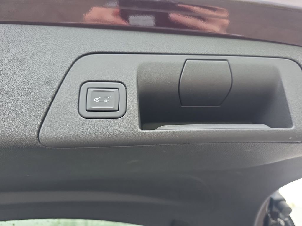 Used 2023 Buick Envision Avenir AWD/4WD image 13