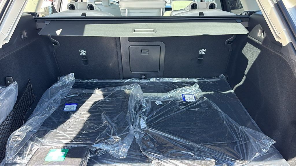 New 2027 Volvo XC60 B5 Ultra AWD/4WD image 30