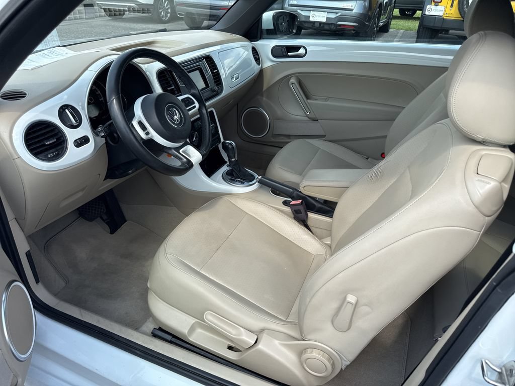 Used 2017 Volkswagen Beetle 1.8T S FWD image 13