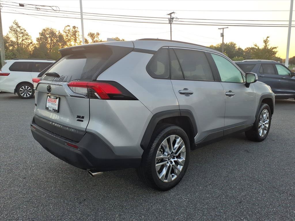 Used 2025 Toyota RAV4 XLE Premium w/ Weather Package AWD/4WD image 4