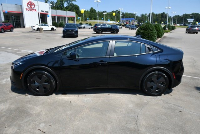 New 2026 Toyota Prius LE image 3