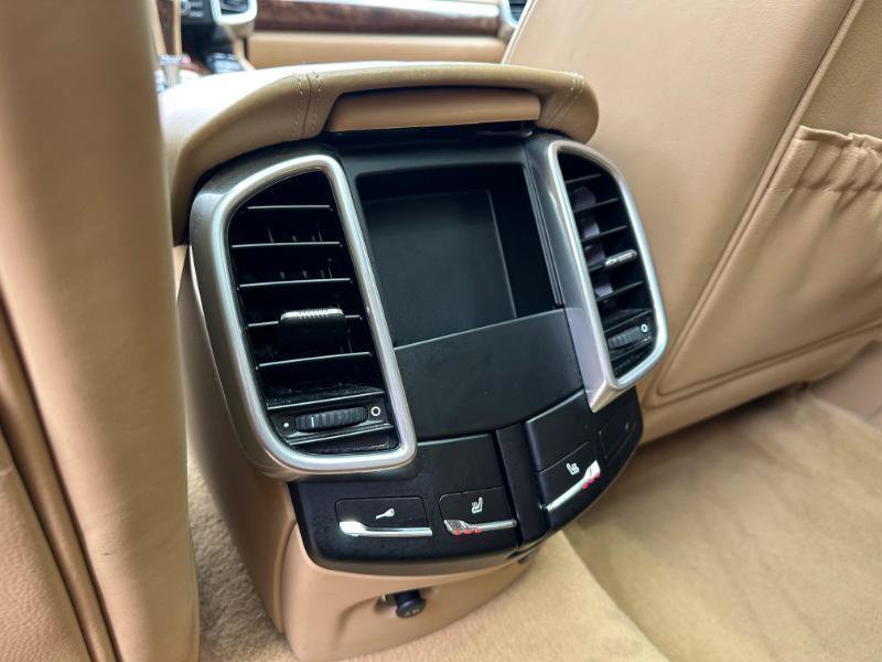 Used 2011 Porsche Cayenne AWD/4WD image 20