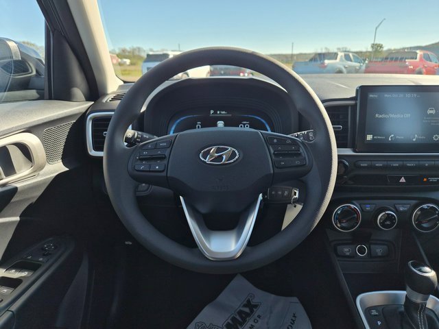 New 2026 Hyundai Venue SE image 7