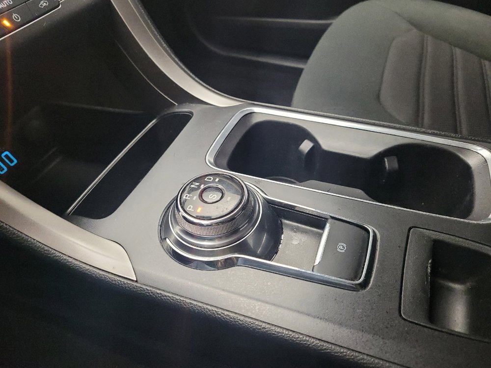 Used 2020 Ford Fusion SE image 26