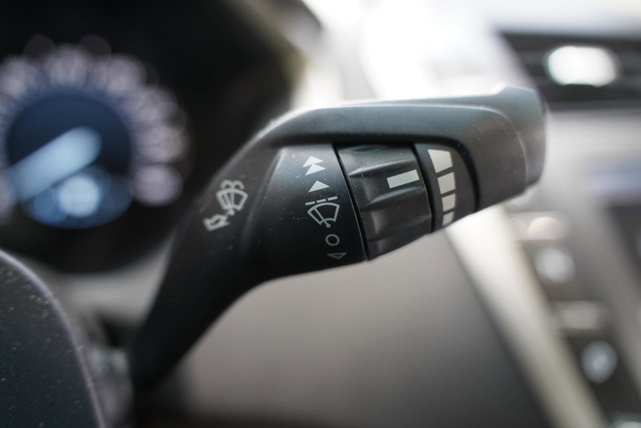 Used 2013 Lincoln MKZ FWD image 15