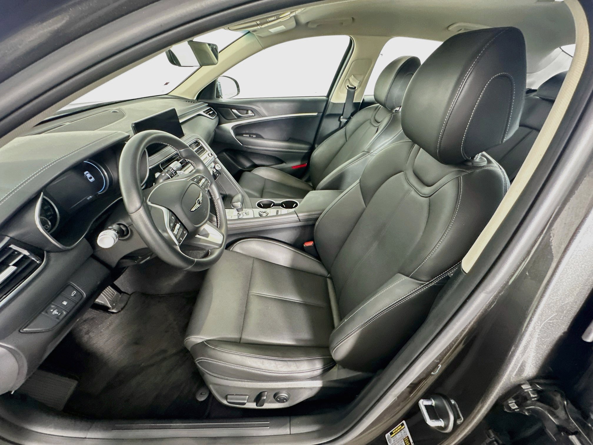 Used 2026 Genesis G70 2.5T RWD image 13