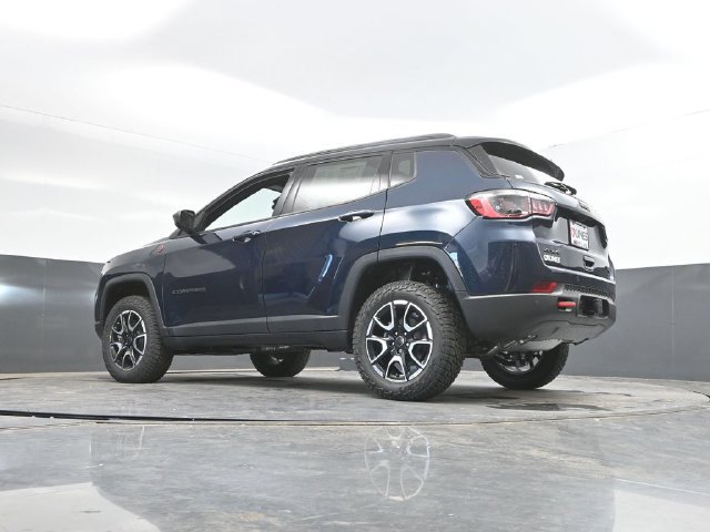 New 2026 Jeep Compass Trailhawk w/ Sun, Sound & Navigation Group AWD/4WD image 46