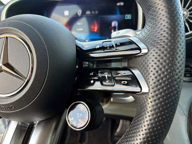 Used 2022 Mercedes-Benz SL 55 AMG 4MATIC w/ Driver Assistance Package image 15