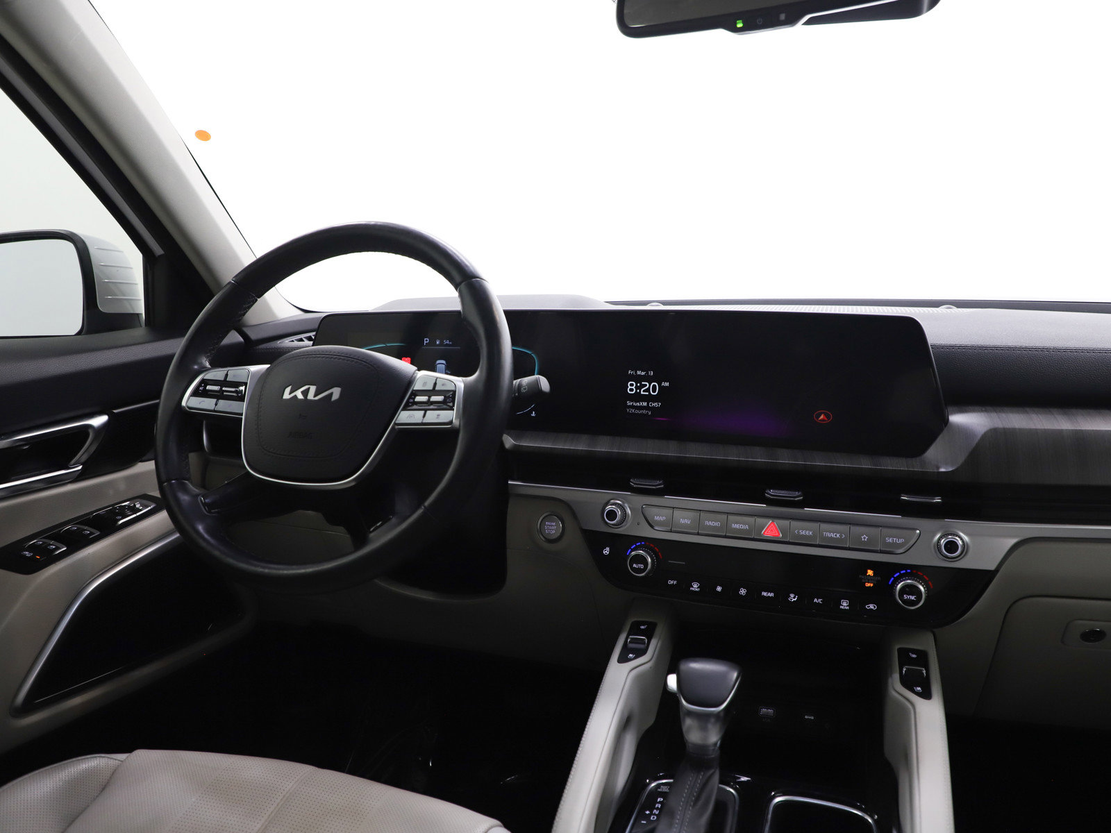 Used 2023 Kia Telluride EX w/ EX Captain's Chair Package image 15