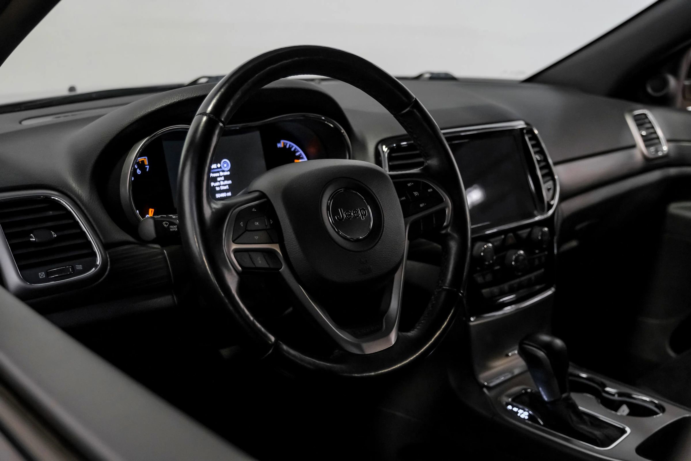 Used 2021 Jeep Grand Cherokee Laredo X RWD image 11