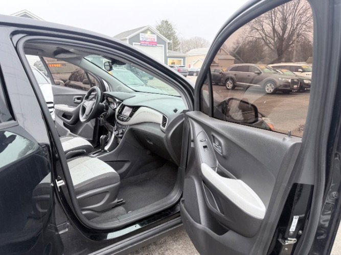 Used 2020 Chevrolet Trax LS image 6