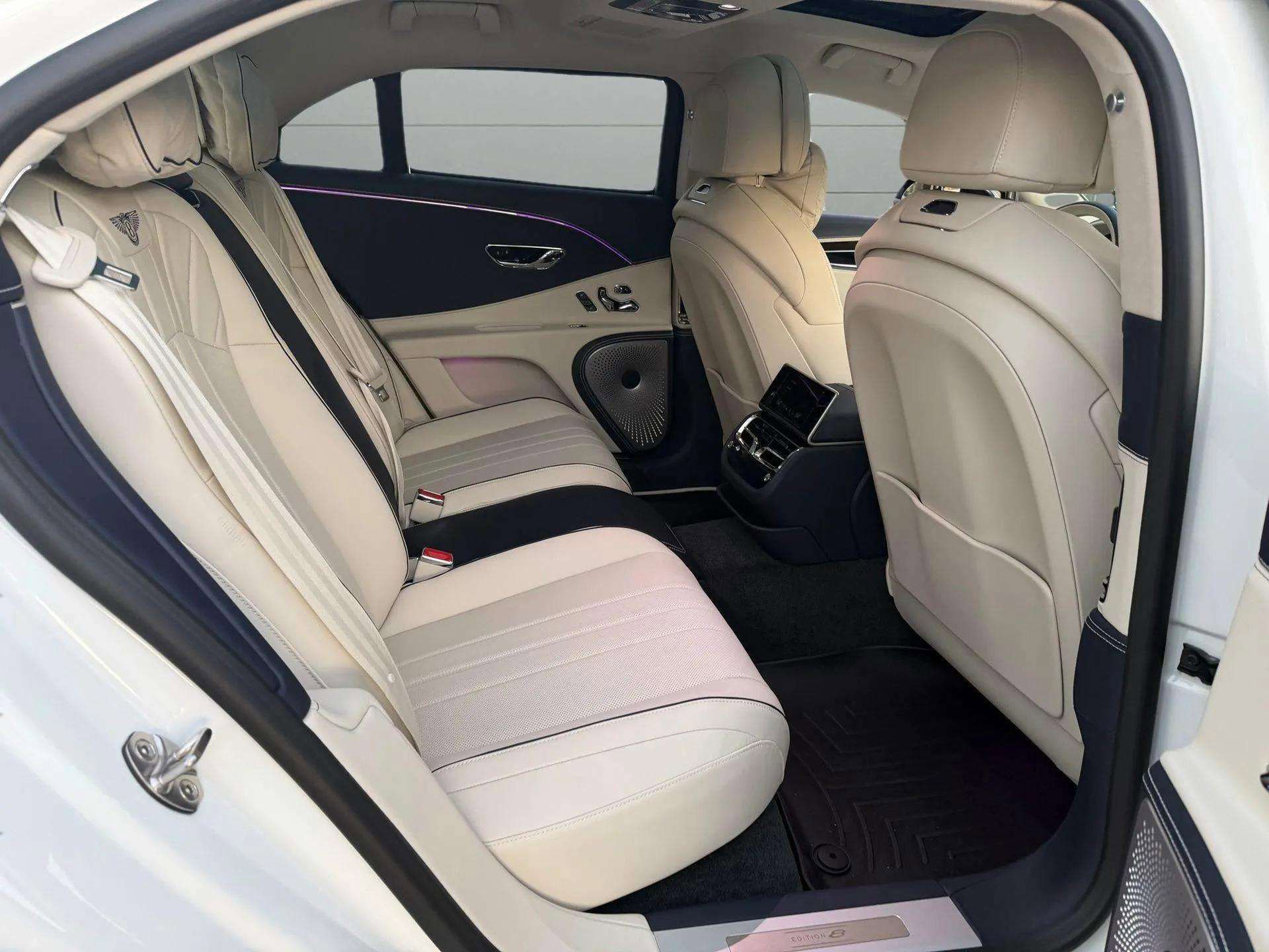 Used 2024 Bentley Flying Spur V8 image 43